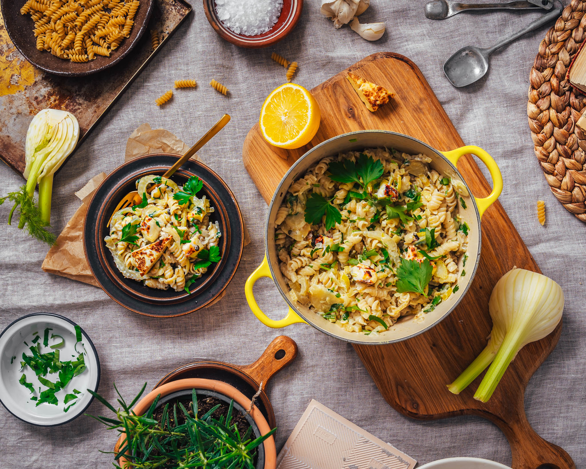 Valmista helppo ja maistuva pasta fenkolista ja leipäjuustosta